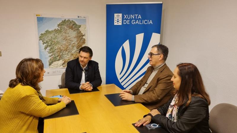 Imaxe da reunión celebrada na sede da SXE na capital de Galicia