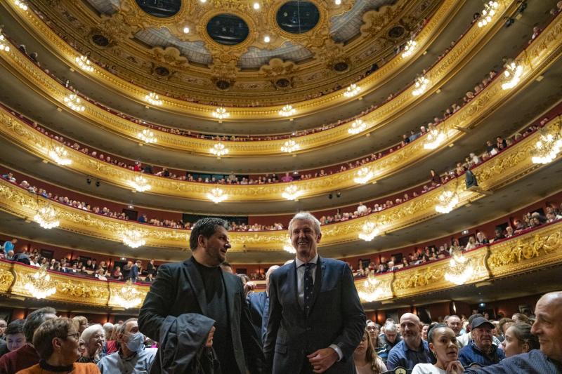 El presidente de la Xunta intervino en la gala-homenaje a la emigración gallega en Cataluña celebrada en el Liceu de Barcelona.