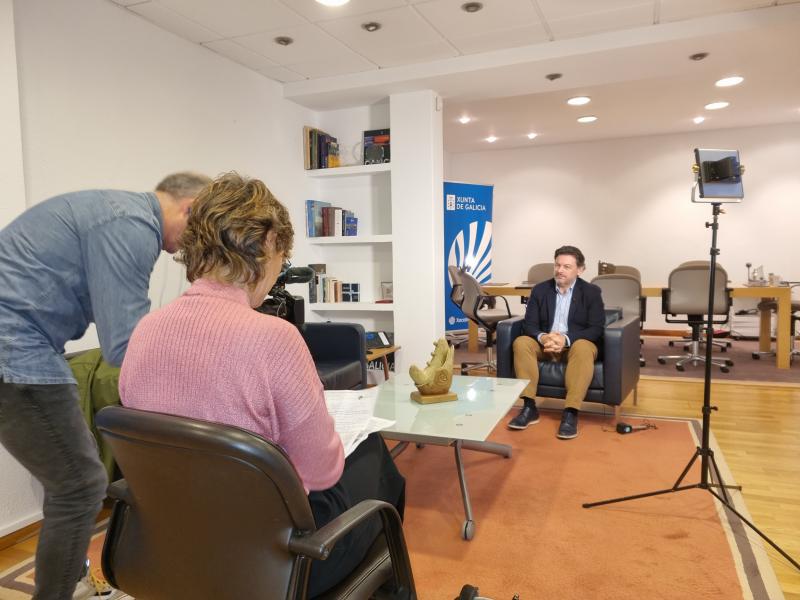 El secretario xeral da Emigración fue entrevistado en el Telexornal de la Televisón de Galicia