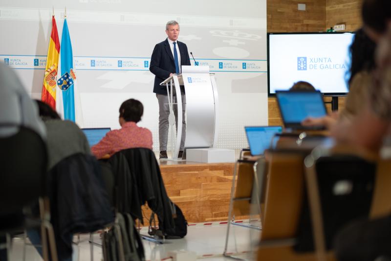 El presidente de la Xunta de Galicia, Alfonso Rueda, durante la rueda de prensa posterior al Consello celebrado hoy