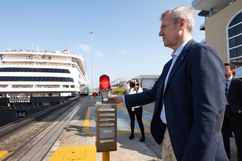 O presidente do Goberno galego visitou o paso navegable que une o Océano Atlántico e o Pacífico durante a súa primeira viaxe institucional ao país de América Central