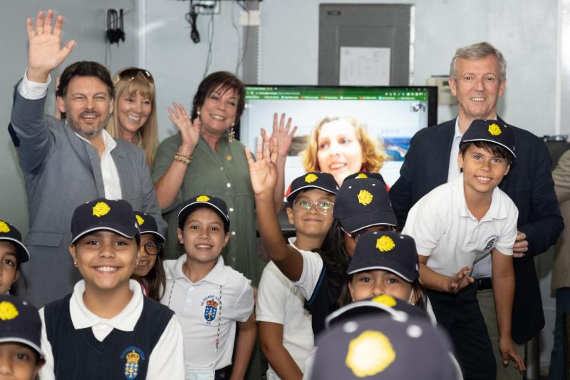 El presidente visitó las instalaciones de la Hermandad Gallega de Venezuela y asistió a un encuentro cultural con agrupaciones de diferentes centros gallegos del país