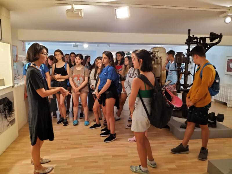 Imaxe da visita ao museo de Anfaco