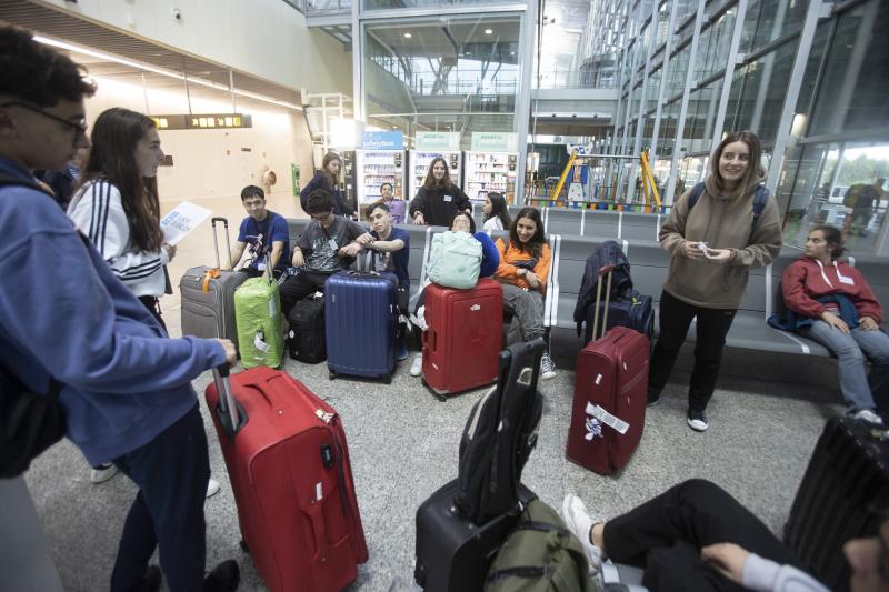 Imaxe da chegada a Santiago de Compostela das e dos mozos participantes na 2ª quenda do Conecta con Galicia 2023