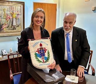 A conselleira de Política Social e Xuventude, acompañada do delegado da Xunta, Alejandro López, asistiu este venres á cea de gala por esta conmemoración