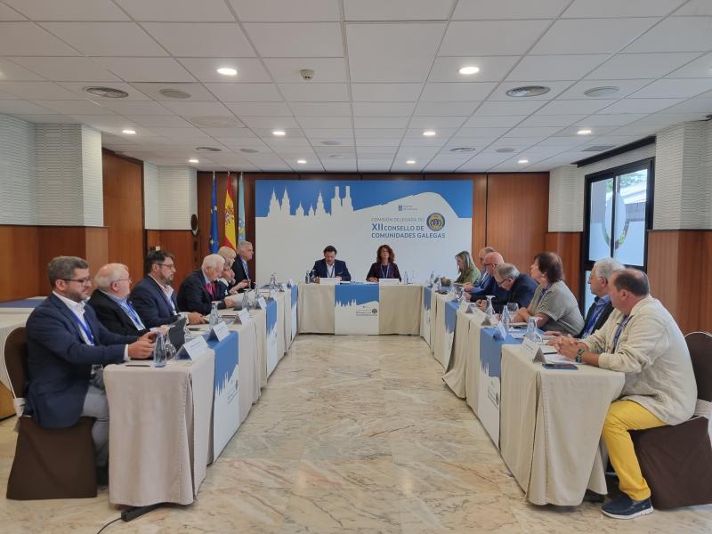 Imagen de esta mañana, en Laias (Cenlle, Ourense), de la reunión de la Comisión Delegada del Consello de Comunidades Galegas