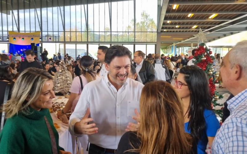 Miranda destaca en la visita a la oficina itinerante de la Federación Venezolana de Galicia la importancia de la comunidad de gallegos retornados de Venezuela y la necesidad de fortalecer los lazos culturales