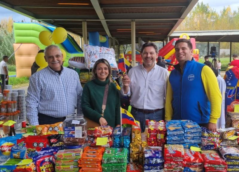 Miranda destaca en la visita a la oficina itinerante de la Federación Venezolana de Galicia la importancia de la comunidad de gallegos retornados de Venezuela y la necesidad de fortalecer los lazos culturales