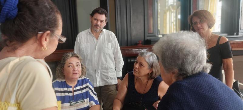 Imaxe da visita a Cuba do secretario xeral da Emigración