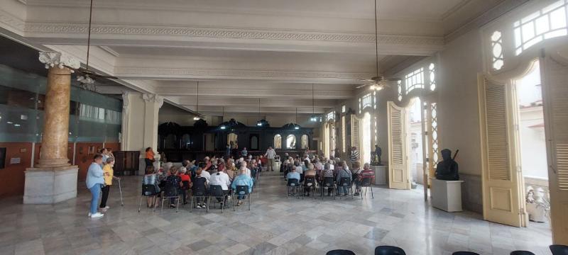 Imaxe da visita a Cuba do secretario xeral da Emigración