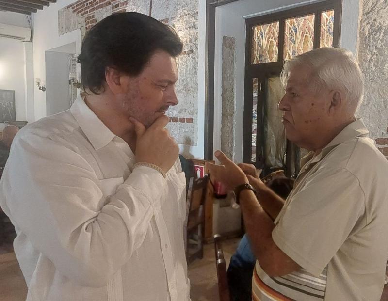 Imaxe da reunión do secretario xeral da Emigración cos presidentes e presidentas das entidades galegas en Cuba