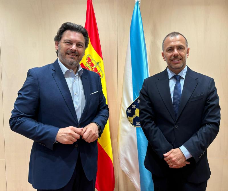 Miranda y Bausero, durante la reunión celebrada hoy en la capital gallega Miranda y Bausero, durante la reunión celebrada hoy en la capital gallega