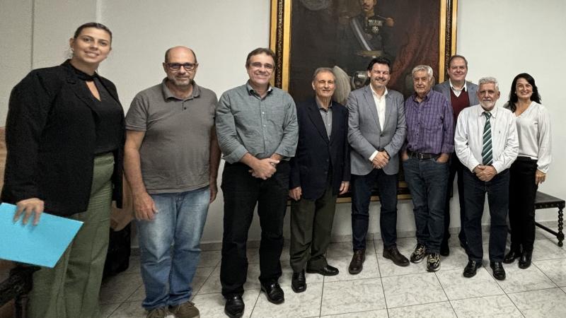 Imaxe da reunión celebrada no Centro Español de Santos
