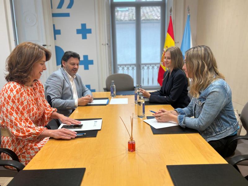 Imaxe da reunión celebrada na sede da SXE na capital de Galicia