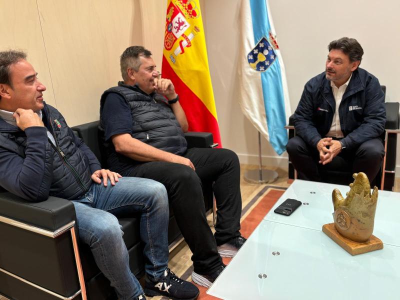 Imagen de la reunión celebrada en la sede de la SXE en Santiago de Compostela Imagen de la reunión celebrada en la sede de la SXE en Santiago de Compostela