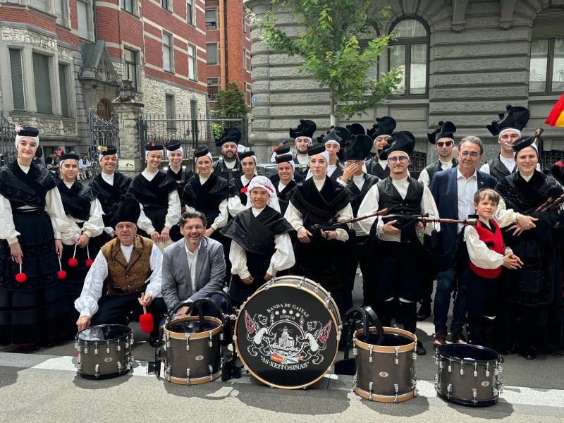 A participación do secretario xeral da Emigración nun evento nacional en Suíza fortalece os lazos coa diáspora galega e mostra a riqueza cultural de Galicia