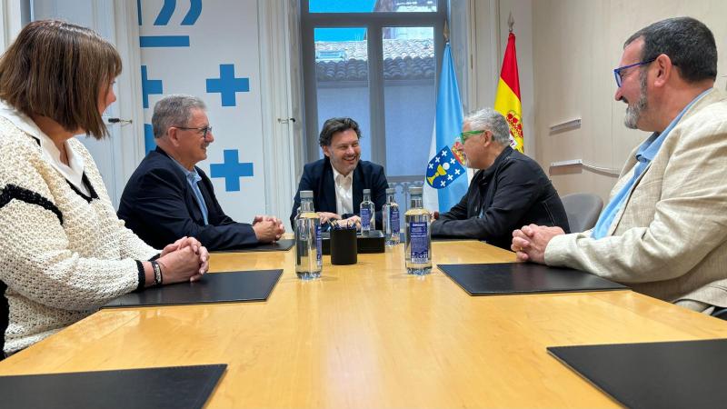 Imagen de la reunión en la sede de Emigración en Santiago de Compostela