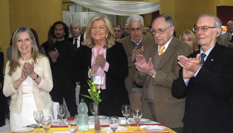 A delegada da Xunta en Uruguai reafirma no Xantar de Irmandade e entrega do Premio Castelao 2024 o compromiso coas iniciativas que fortalecen os vínculos cos galegos do exterior