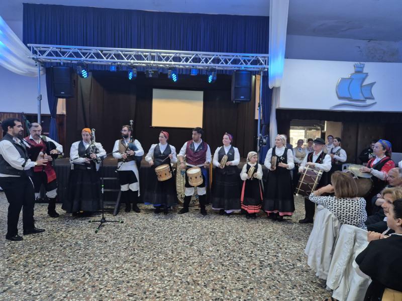 A Delegada da Xunta en Uruguai anima ao Centro Gallego Valle Miñor a manter viva a cultura galega no seu 77 Aniversario