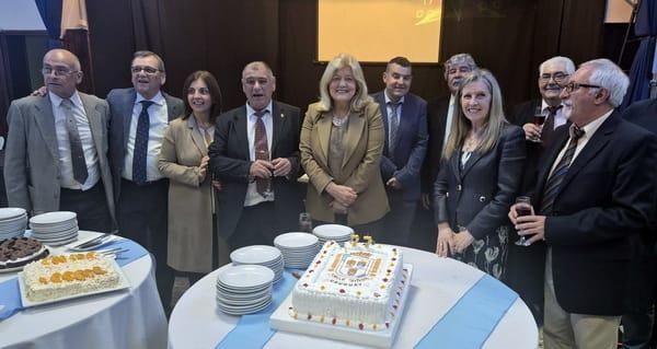A Delegada da Xunta en Uruguai anima ao Centro Gallego Valle Miñor a manter viva a cultura galega no seu 77 Aniversario