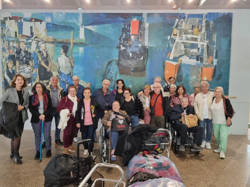 Miranda y representantes de la SXE dan la bienvenida en Santiago, Vigo y A Coruña a los mayores del exterior que participan en el programa 'Reencuentros con Galicia'