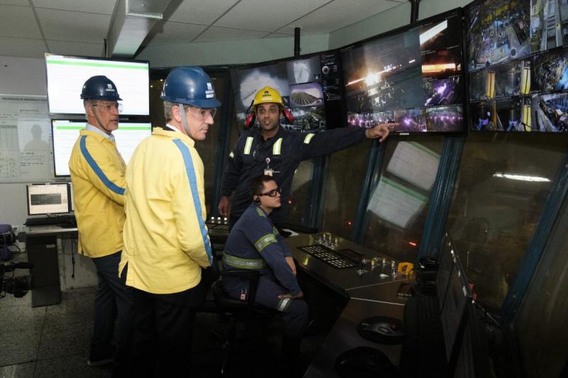 Rueda visita a planta de Gerdau no estado de São Paulo para coñecer a colaboración de Russula, empresa de enxeñería galega