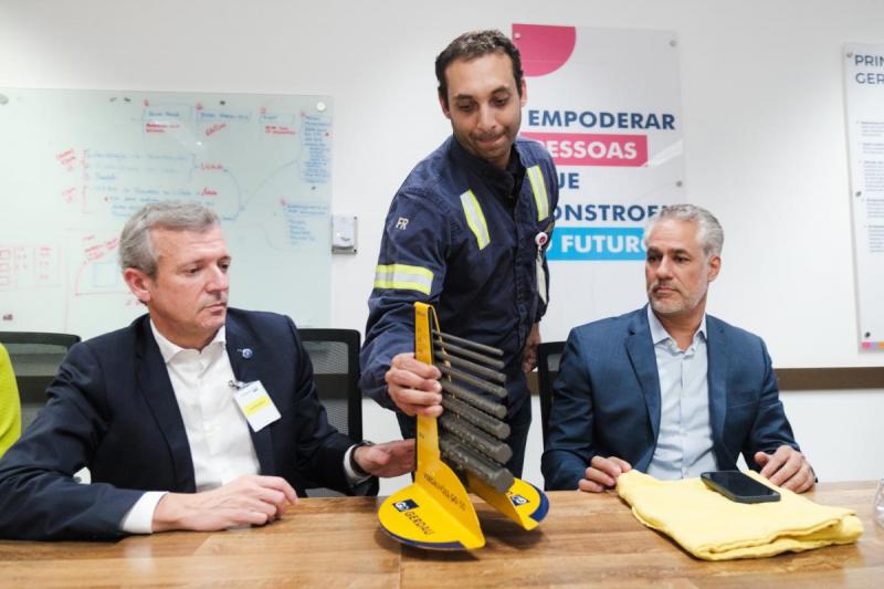 Rueda visita a planta de Gerdau no estado de São Paulo para coñecer a colaboración de Russula, empresa de enxeñería galega