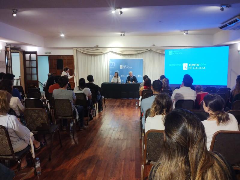 Más de medio centenar de jóvenes gallegos del exterior conocen en Buenos Aires las claves para acceder a las Becas BEME de la mano del Delegado de la Xunta