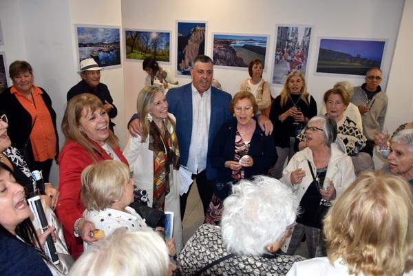 A Delegada da Xunta en Uruguai salienta a promoción da cultura e beleza de Galicia na inauguración da exposición fotográfica 'Galicia Bella'