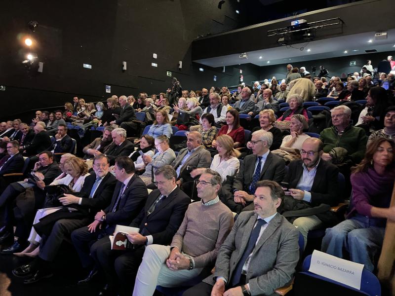 Miranda en el 40 Aniversario del Club de Periodistas Galegos en Madrid: “Sois un ejemplo de compromiso con nuestra tierra, llevando el nombre de Galicia más allá de nuestras fronteras”