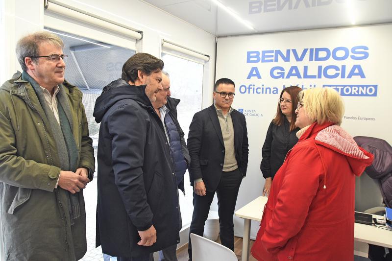 A Xunta salienta o labor de acompañamento e asesoría prestado pola Oficina de Retorno, que xa atendeu preto de 3.000 familias na área de Ourense A Xunta salienta o labor de acompañamento e asesoría prestado pola Oficina de Retorno, que xa atendeu preto de 3.000 familias na área de Ourense