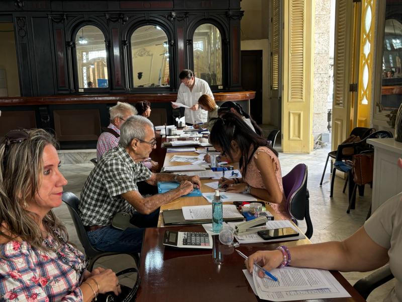 Miranda supervisa na Habana o seguimento do proceso de solicitudes das axudas económicas individuais