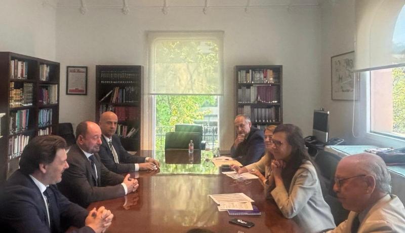 A Xunta mantén un encontro na Embaixada de España para reforzar a colaboración institucional en apoio aos galegos en México