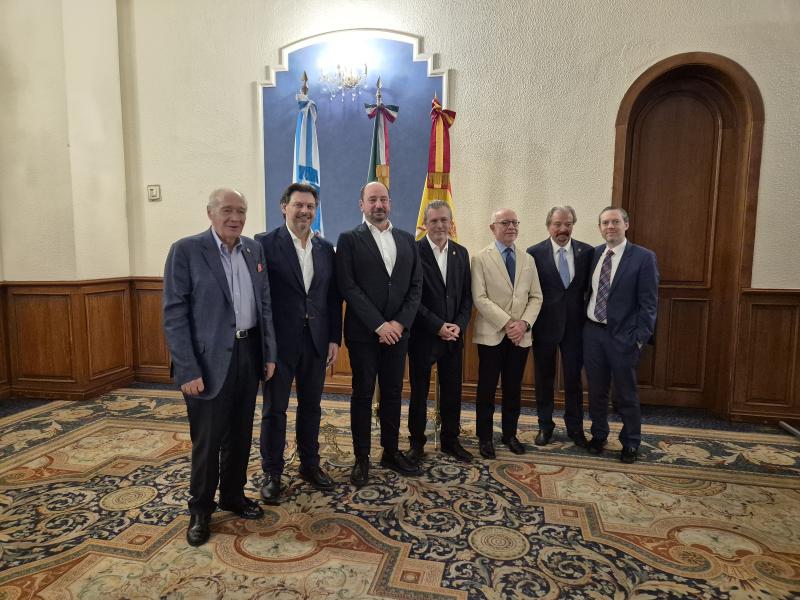 A Xunta informa ante un cento de persoas en México das oportunidades de retorno a Galicia