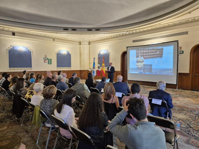 A Xunta informa ante un cento de persoas en México das oportunidades de retorno a Galicia