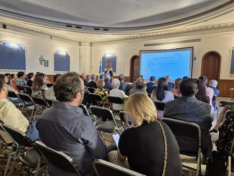 A Xunta informa ante un cento de persoas en México das oportunidades de retorno a Galicia