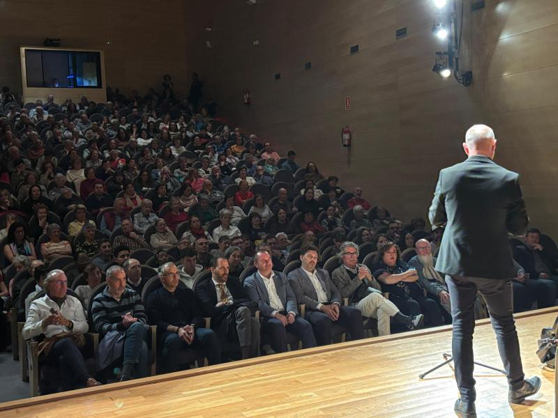 La Xunta destaca a las comunidades gallegas y a sus agrupaciones culturales en la difusión de la poesía popular oral gallega en el mundo en el acto del Día de las Letras Gallegas en Burgos