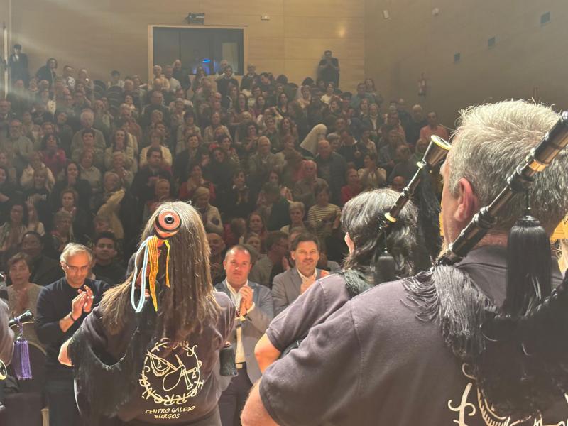 La Xunta destaca a las comunidades gallegas y a sus agrupaciones culturales en la difusión de la poesía popular oral gallega en el mundo en el acto del Día de las Letras Gallegas en Burgos