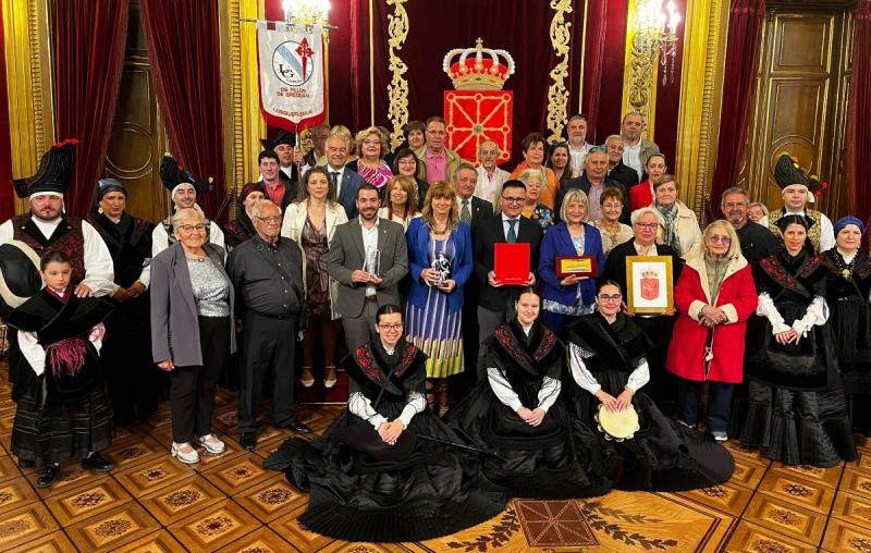 La Xunta ensalza los 75 años de trabajo del Lar Gallego de Pamplona como referente en la red de 65 centros gallegos promotores de nuestra cultura en España