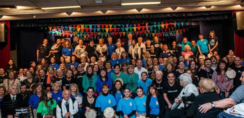 O Delegado da Xunta en Arxentina destaca o labor das Cantareiras na preservación da tradición oral galega durante os actos das Letras Galegas en Bos Aires