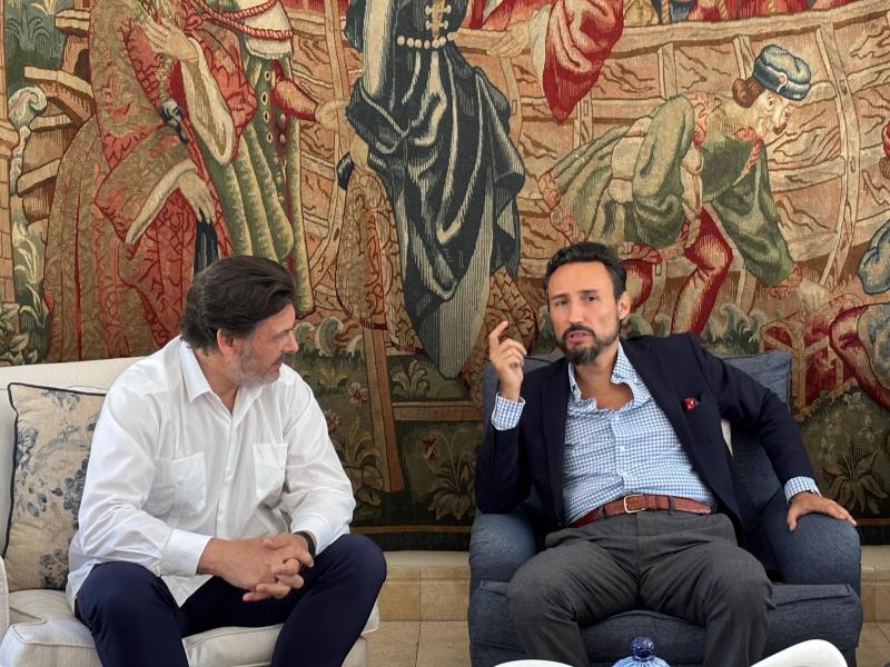 Miranda reúnese co Embaixador de España en Panamá: “Traballar man a man coa Embaixada permítenos reforzar o apoio aos galegos en Centroamérica” Miranda reúnese co Embaixador de España en Panamá: “Traballar man a man coa Embaixada permítenos reforzar o apoio aos galegos en Centroamérica”