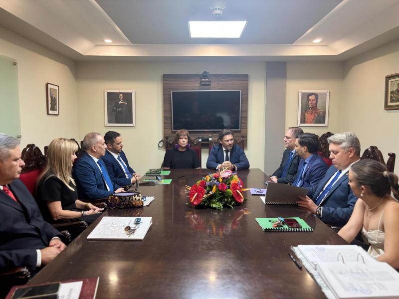 Miranda agradece en Caracas o labor da directiva da Hermandad Gallega polo seu compromiso coa colectividade durante todos estes anos