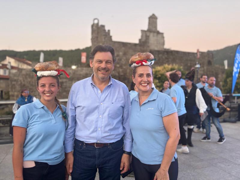 Miranda: “La cultura gallega sobrevive en cualquier lugar del mundo gracias al compromiso de los centros gallegos del exterior” Miranda: “La cultura gallega sobrevive en cualquier lugar del mundo gracias al compromiso de los centros gallegos del exterior”