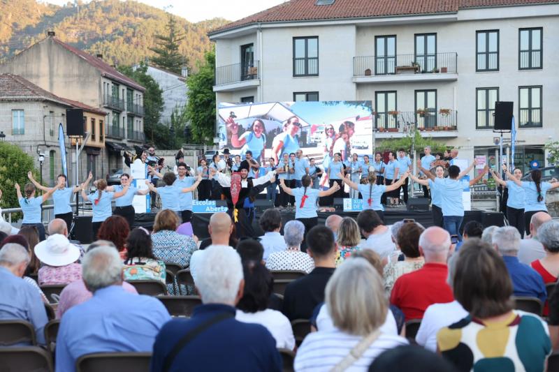 Miranda: “La cultura gallega sobrevive en cualquier lugar del mundo gracias al compromiso de los centros gallegos del exterior” Miranda: “La cultura gallega sobrevive en cualquier lugar del mundo gracias al compromiso de los centros gallegos del exterior”