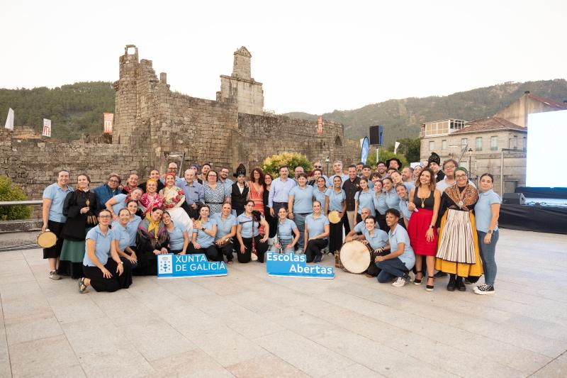 Miranda: “La cultura gallega sobrevive en cualquier lugar del mundo gracias al compromiso de los centros gallegos del exterior” Miranda: “La cultura gallega sobrevive en cualquier lugar del mundo gracias al compromiso de los centros gallegos del exterior”