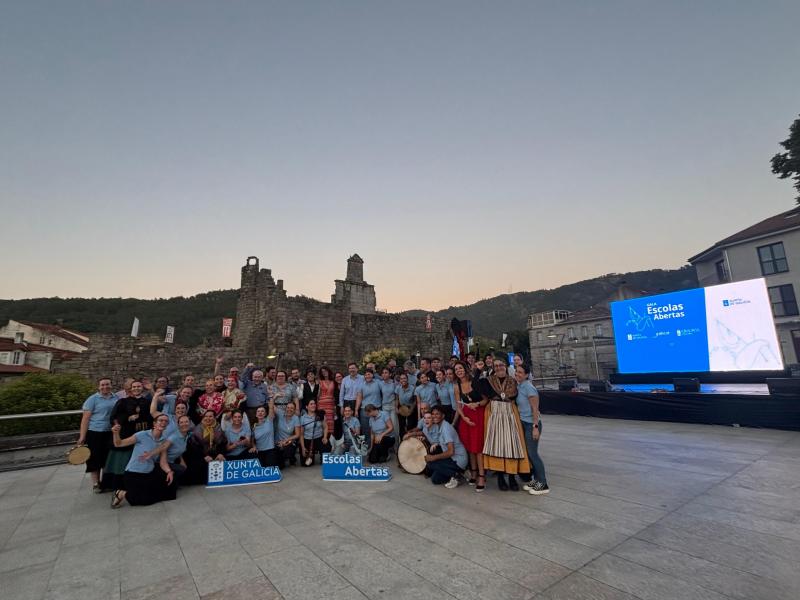 Miranda: “La cultura gallega sobrevive en cualquier lugar del mundo gracias al compromiso de los centros gallegos del exterior” Miranda: “La cultura gallega sobrevive en cualquier lugar del mundo gracias al compromiso de los centros gallegos del exterior”
