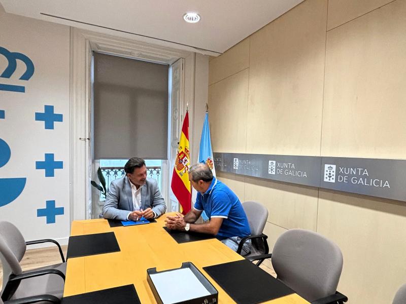 Miranda recibe ao presidente do Centro Español Apóstolo Santiago de Liechtenstein, con quen analizou as iniciativas que desenvolve a entidade na promoción da cultura galega Miranda recibe ao presidente do Centro Español Apóstolo Santiago de Liechtenstein, con quen analizou as iniciativas que desenvolve a entidade na promoción da cultura galega