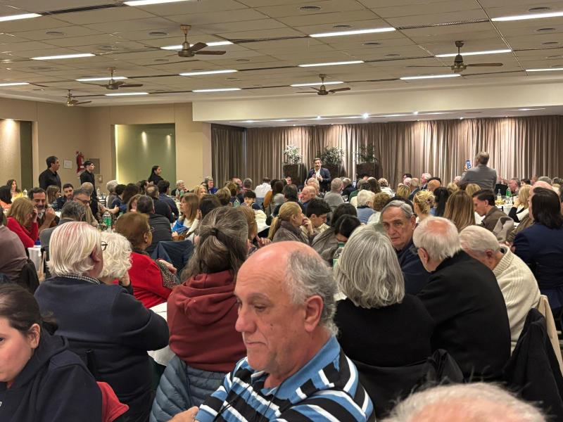 Miranda no 115º Aniversario da Sociedade de Vedra en Bos Aires: “A galeguidade está máis viva ca nunca grazas a entidades como esta'