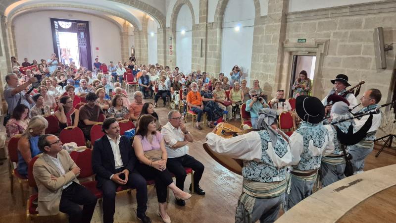 Miranda en la XV Xuntanza de Centros Gallegos del sur de España: “La fuerza de los gallegos fuera de Galicia se refleja en su unidad y en su compromiso con nuestra cultura”
