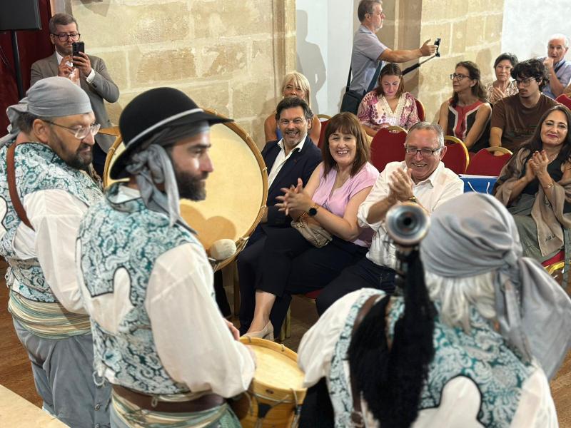 Miranda en la XV Xuntanza de Centros Gallegos del sur de España: “La fuerza de los gallegos fuera de Galicia se refleja en su unidad y en su compromiso con nuestra cultura”